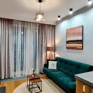 apartamentysnu-wola-premium-iv-z-parkingiem.warsawhotelspoland.com/